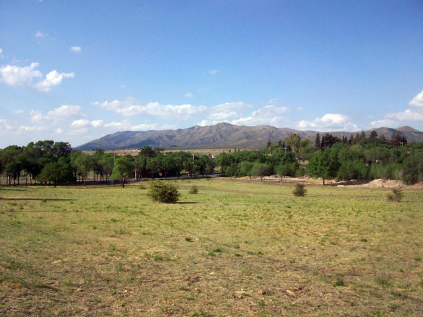 LOTEO “VILLA SAN BENITO” - LA CUMBRE. LOTEO UNICO Y EXCLUSIVO. NATURALEZA. GOLF. EXCLUSIVIDAD. LOTES CON ESCRITURA. ALUMBRADO. TODOS LOS SERVICIOS. FINANCIACION.