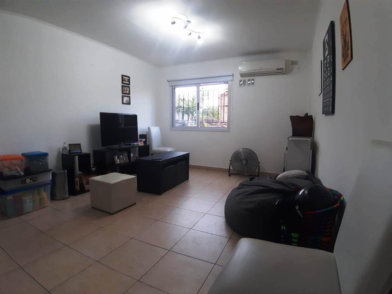 PARAGUAY 685 · Morón — foto 3
