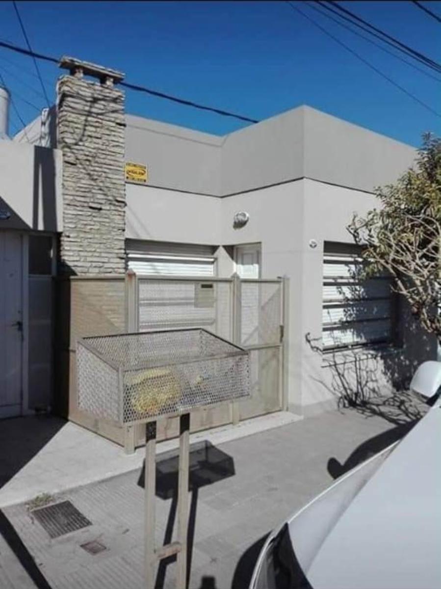 Casa mas dos departamentos en Bahía Blanca