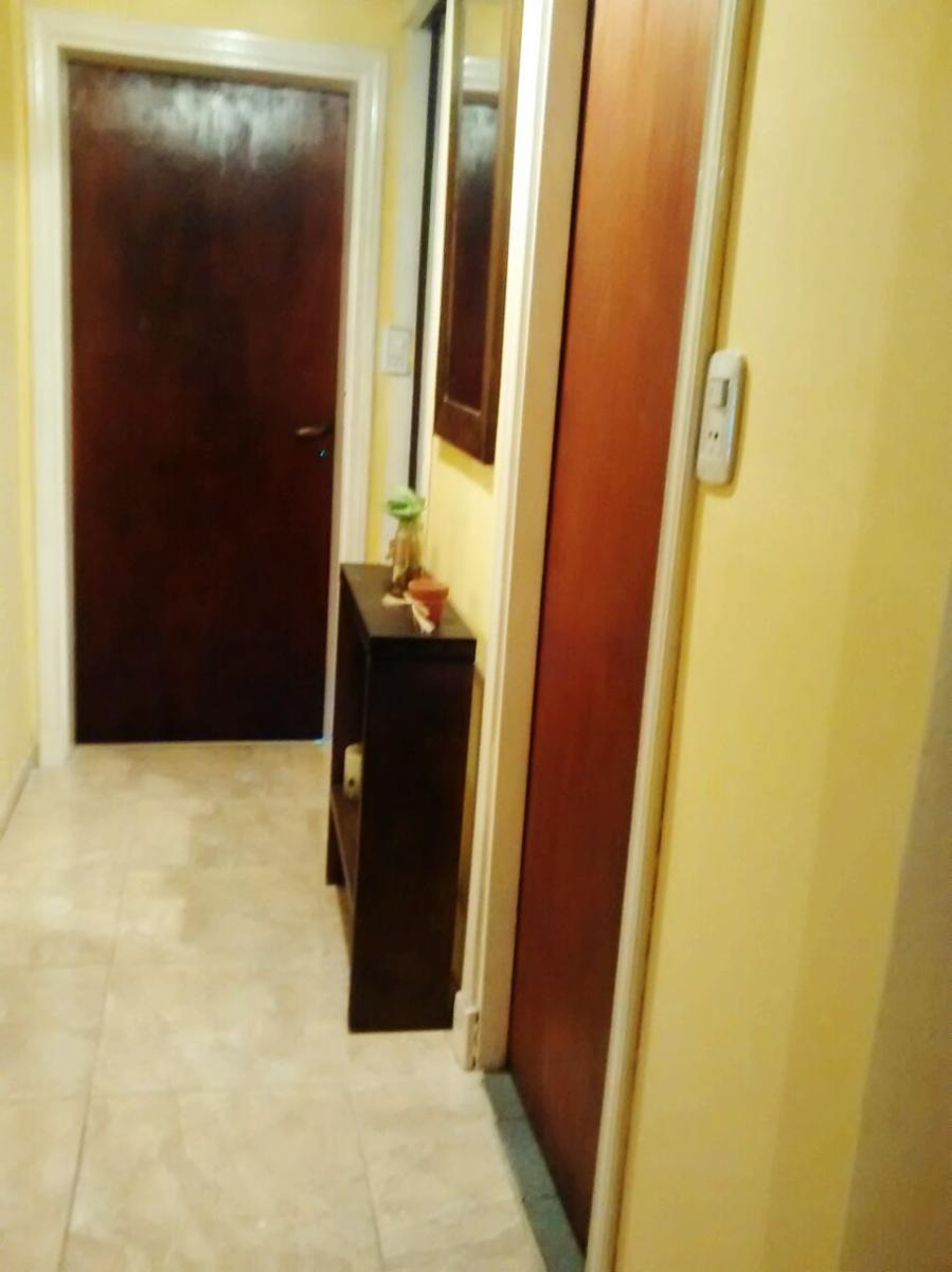 EXC. P-H EN P.A. DE 5 AMBIENTES, CON PORCHE, 4 DORM. C/ PLACARD Y OTRO DORM. CON PATIO/BALCON,  LIVING CON BAR, BALCON, COMEDOR, COCINA, BAÑO COMPLETO, ALTILLO, LAVADERO C/parrilla y TERRAZA.