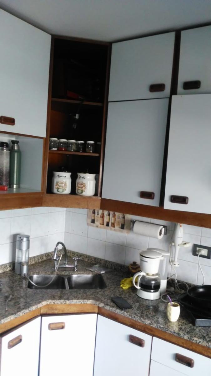 TUYUTI 2652 · Lanús — foto 13