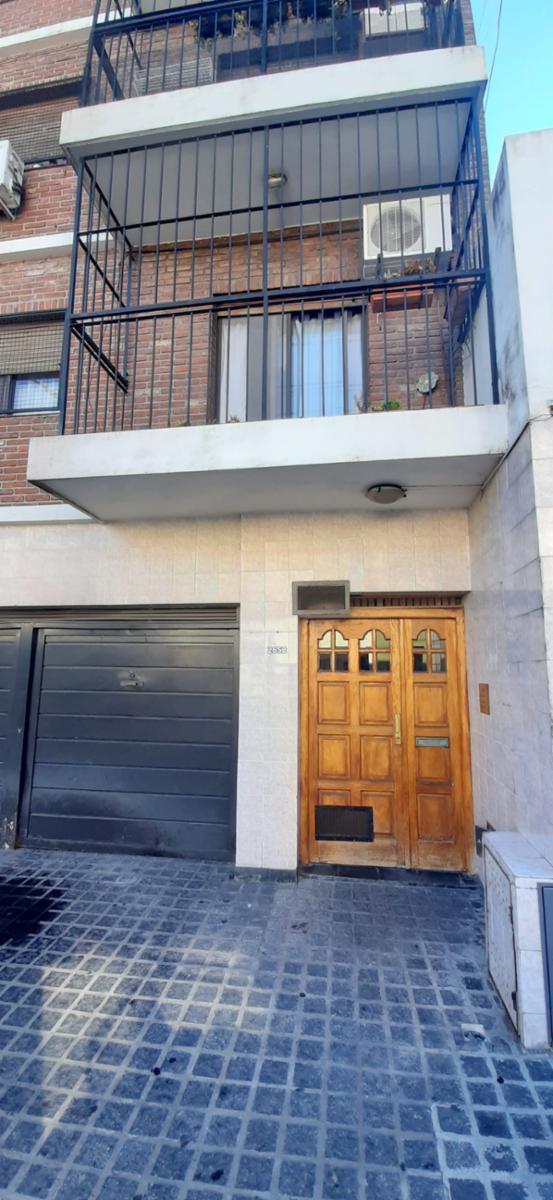 TUYUTI 2652 · Lanús — foto 21