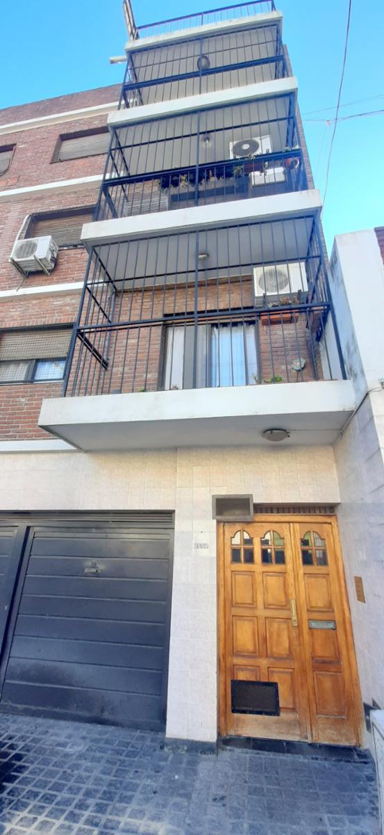 TUYUTI 2652 · Lanús — foto 10