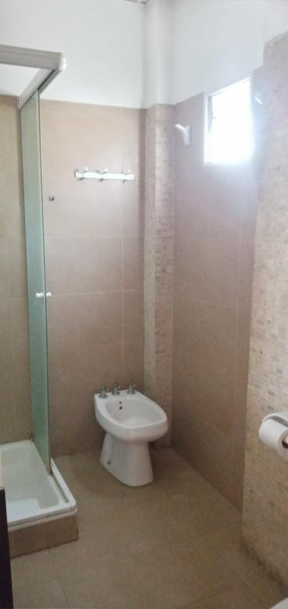 Venta de departamento en pleno centro de Adrogué
