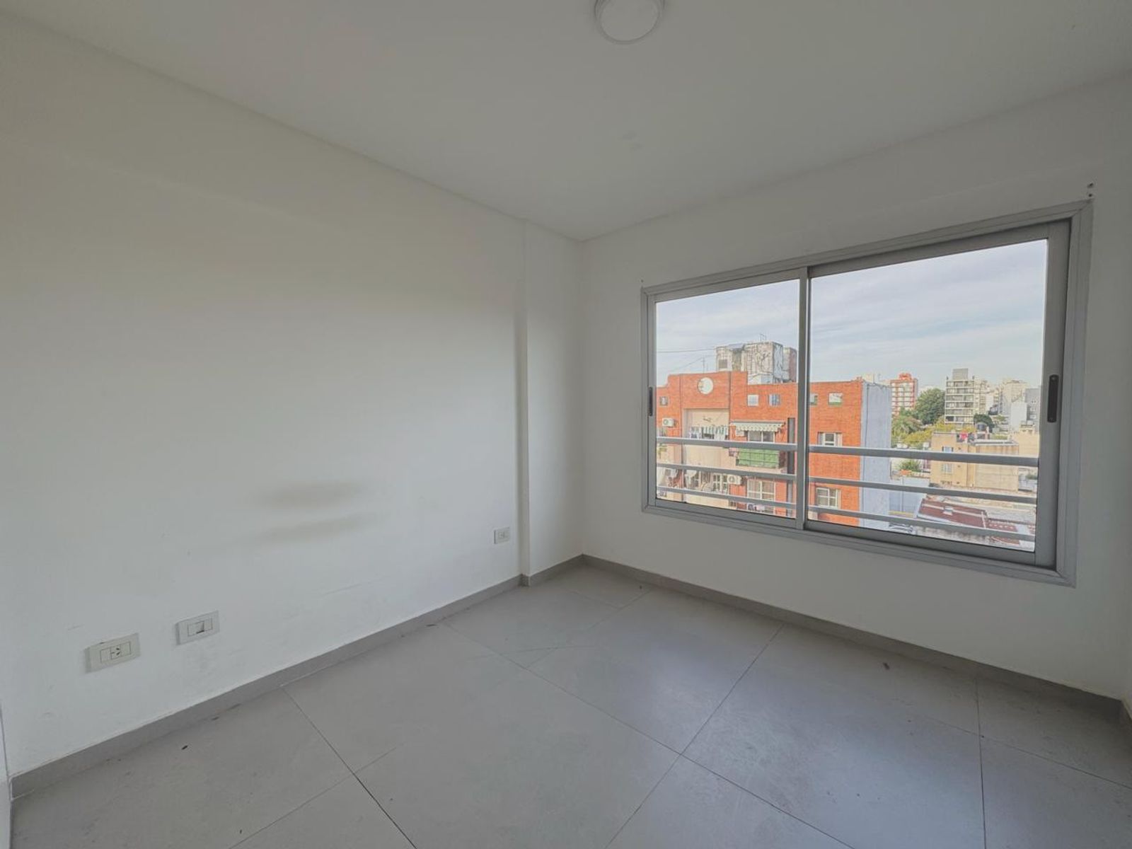 La Roche 561 · Morón — foto 10