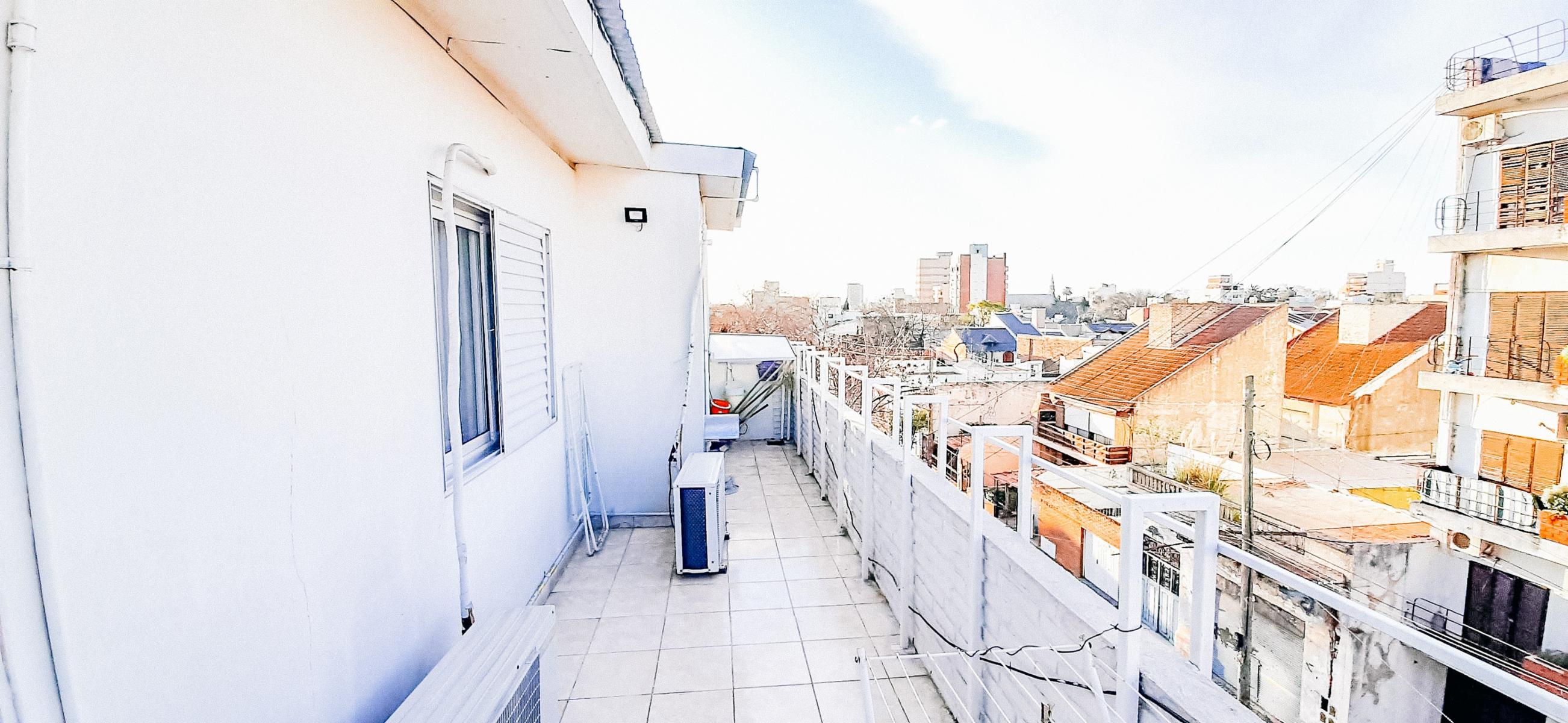 TUYUTI 2730 · Lanús — foto 39