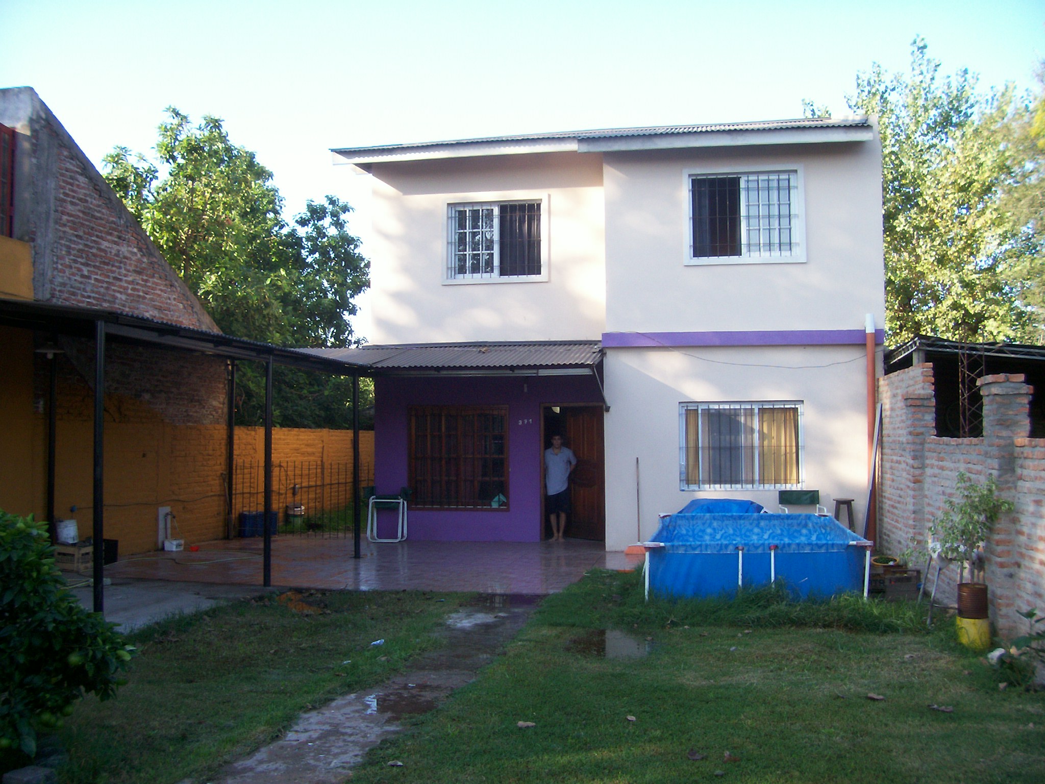 Casa de 2 plantas a 7 cuadras de Hipólito Yrigoyen