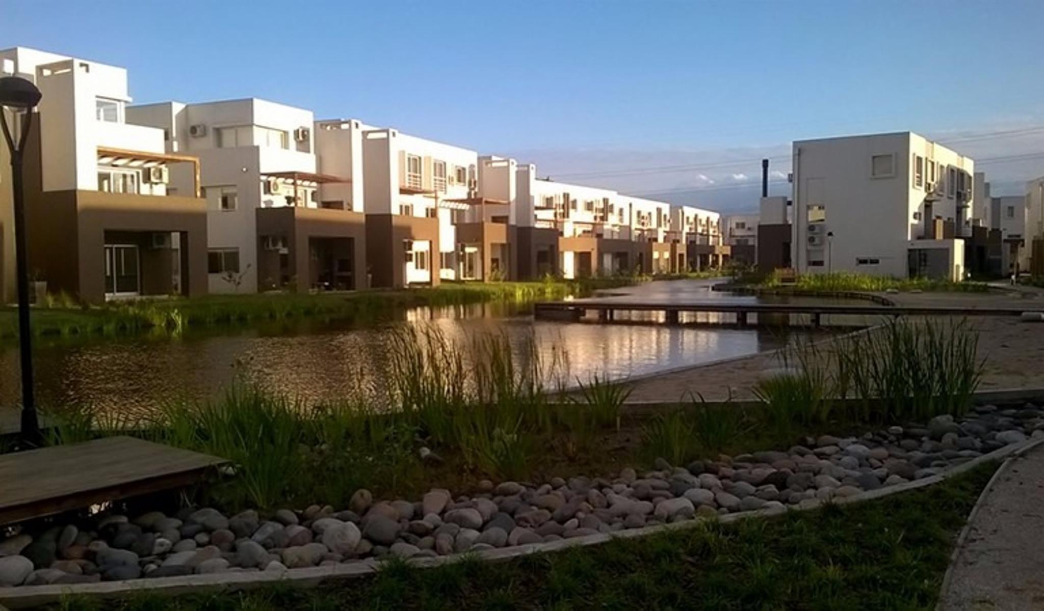 Av del Golf 600 · Tigre — foto 6