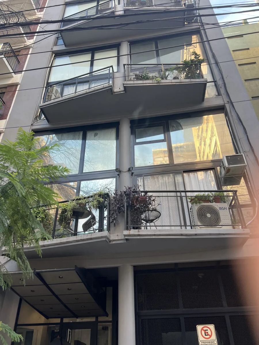 Duplex En Cañitas. La Propiedad Se Encuentra Alquilada Generando Una Renta Mensual Atractiva Lo Que La Convierte En Una Inversión Ideal Con Rentabilidad Desde El Primer Dia