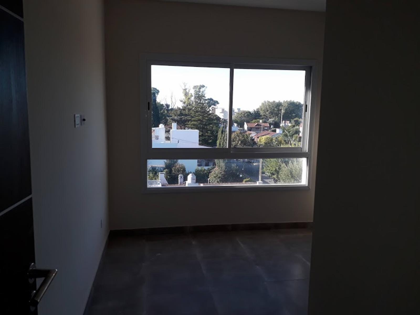 MARCO POLO 5220 · Tres De Febrero — foto 3