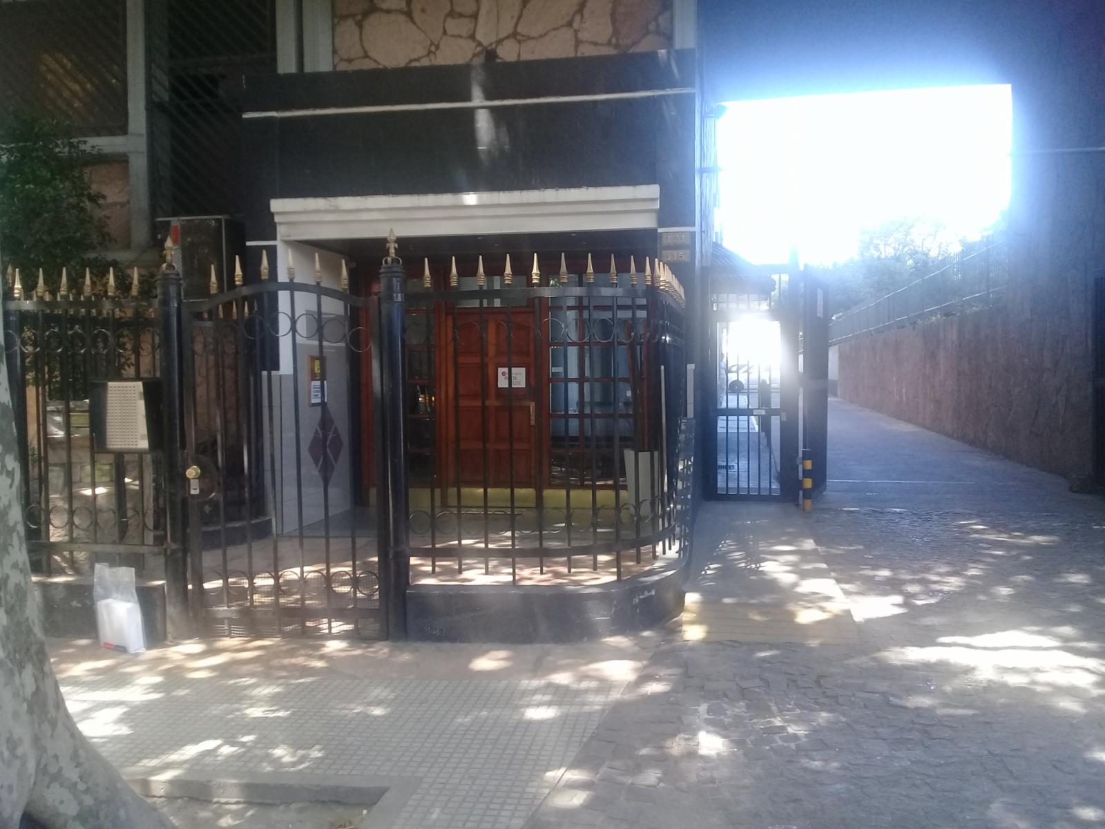 madero 121 · Liniers — foto 3