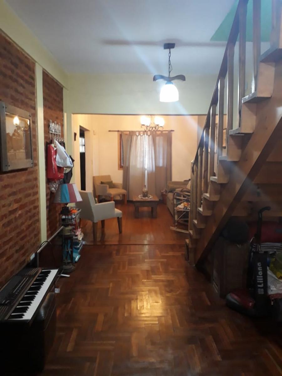 Juan Manuel Estrada 1597 · Almirante Brown — foto 9