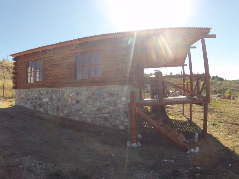 N°ref: 328 -HERMOSA CABAÑA DE TRONCO TRATADO EN B.MASSE C/VISTA AL LAGO Y RIO LAS MOJARRAS