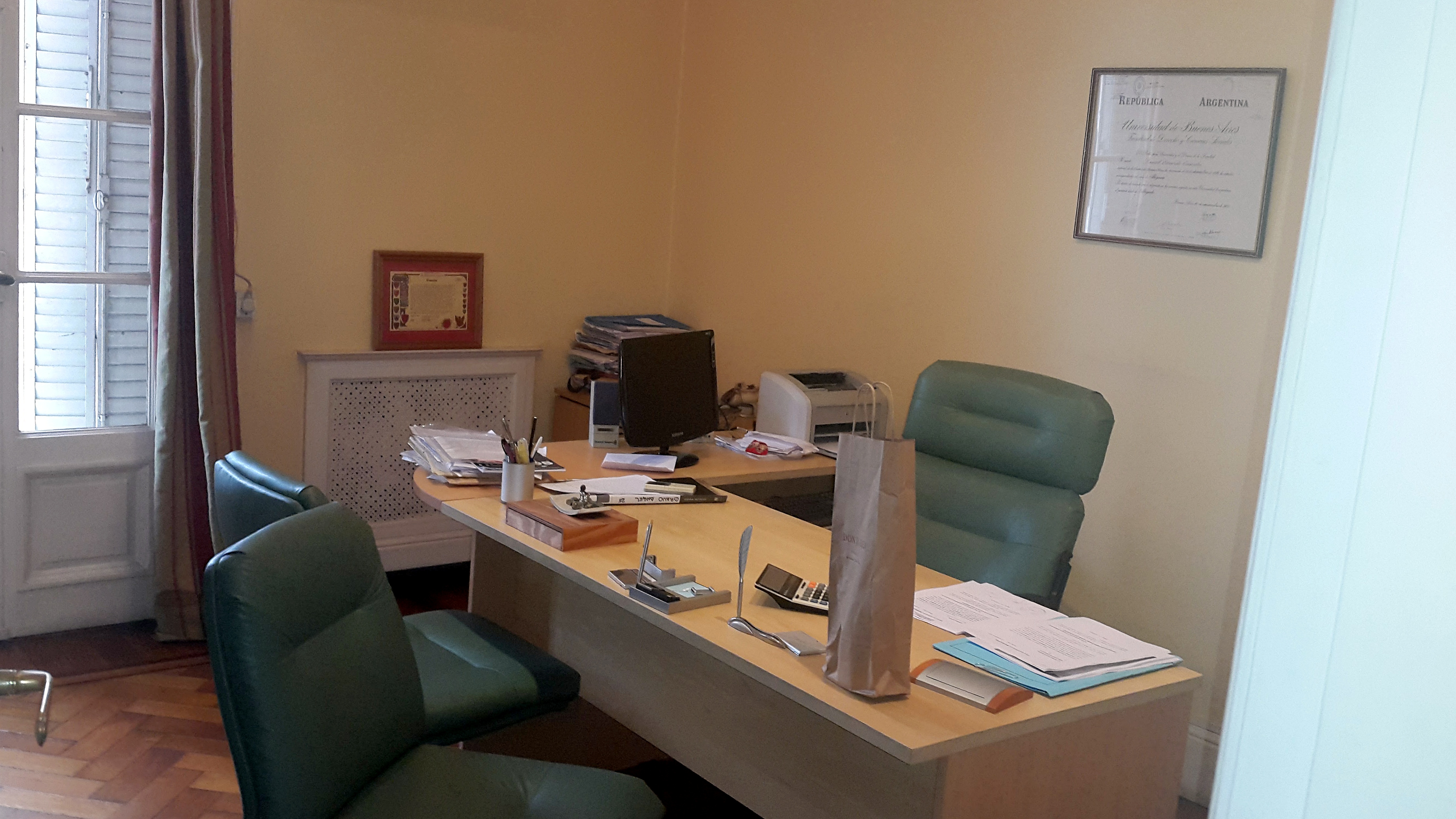 Señorial oficina en Tribunales 