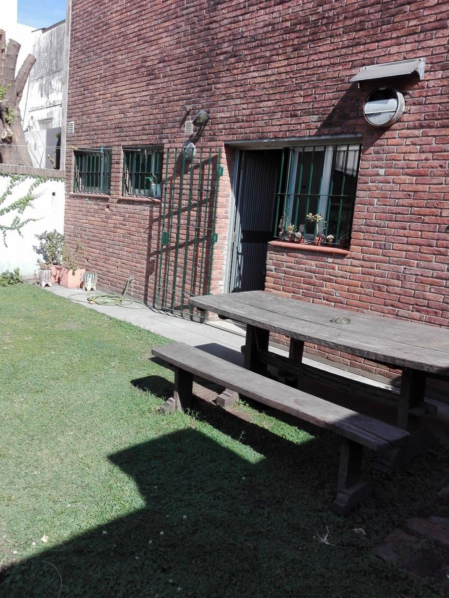 Bartolome Mitre 2100 · Almirante Brown — foto 8