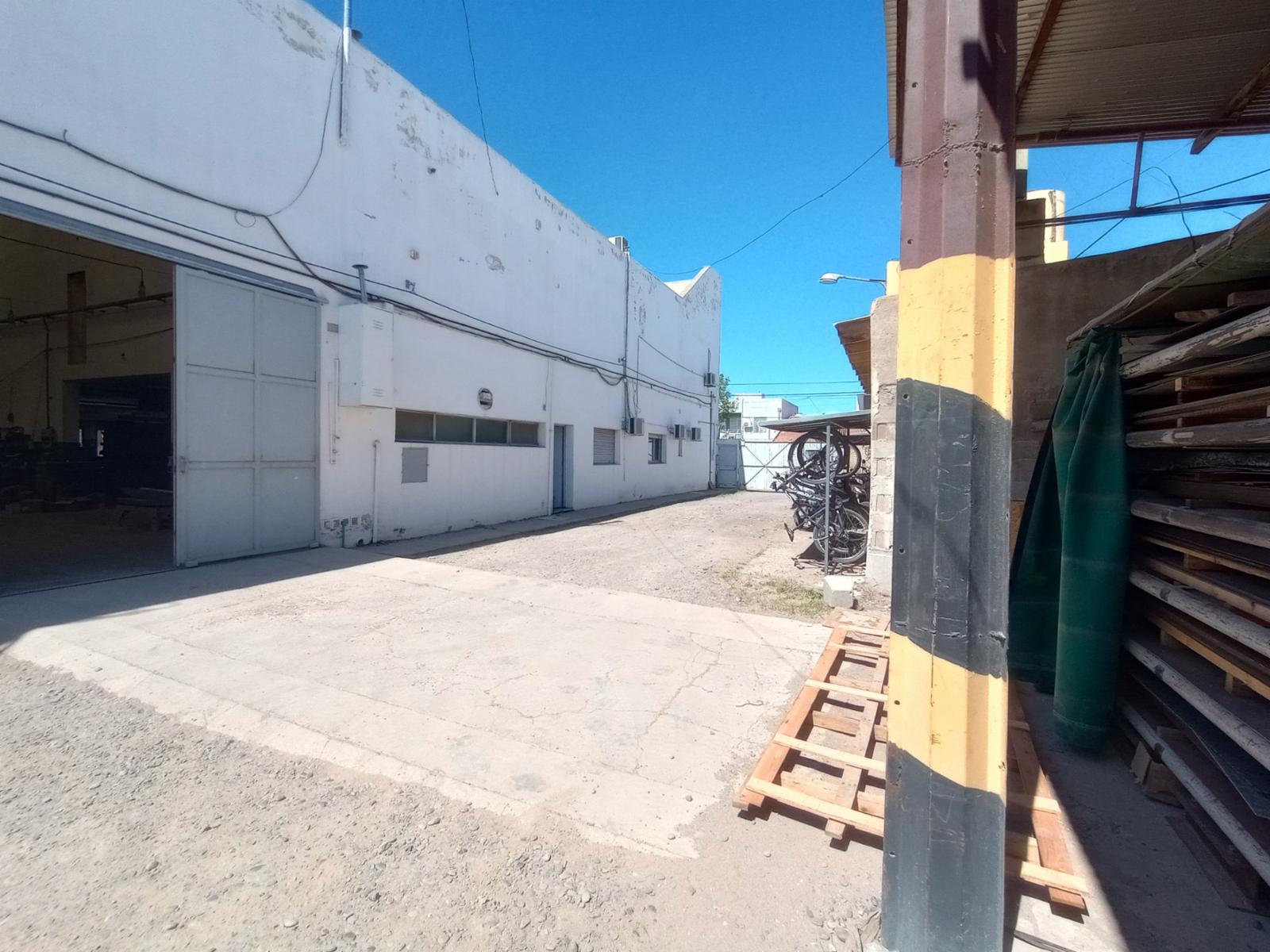 Brasil esquina España. · General Roca — foto 22