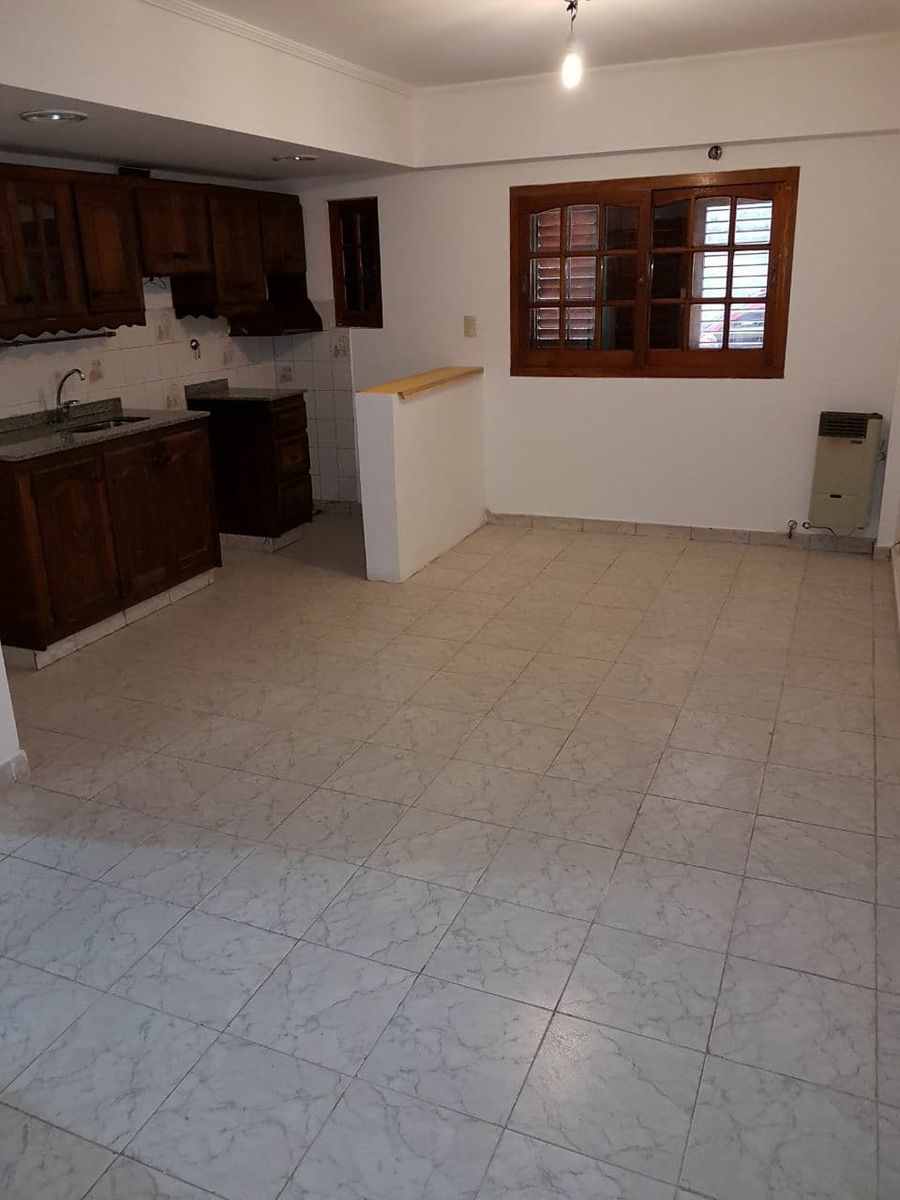 BRANDSEN 6158 · Avellaneda — foto 6