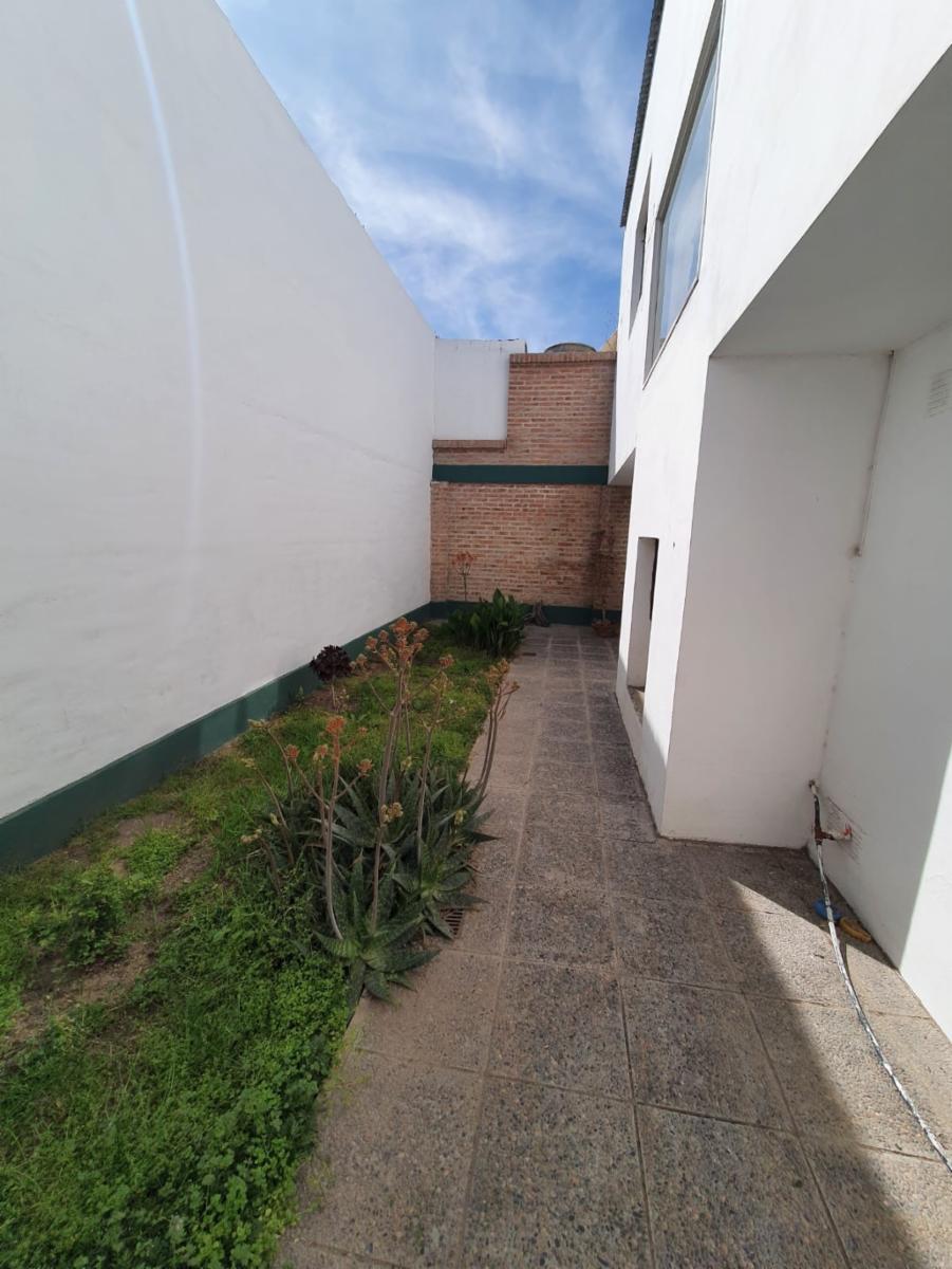 San Martín y Neuquén · General Roca — foto 16