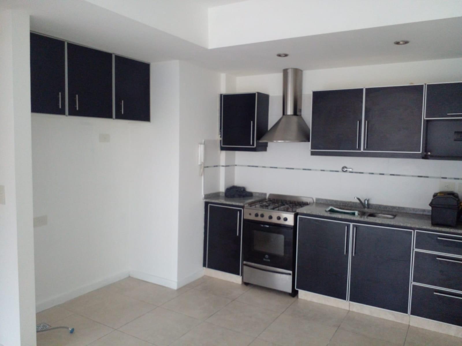 VENTA IMPECABLE DPTO 2 AMBIENTES EN V. BALLESTER CENTRO