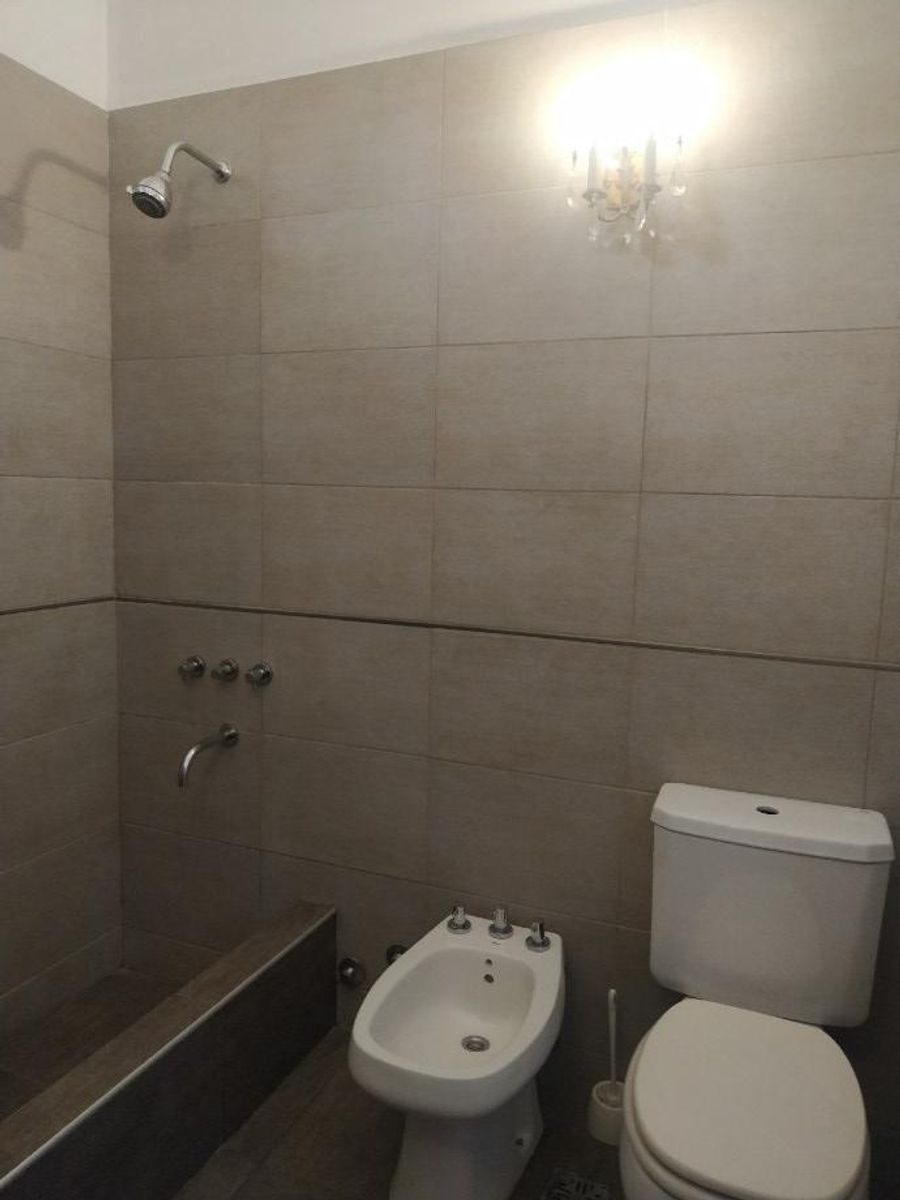 Larralde 1300 · Morón — foto 11