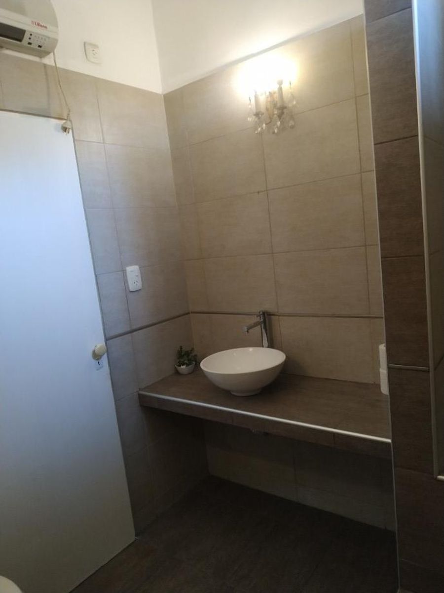 Larralde 1300 · Morón — foto 10