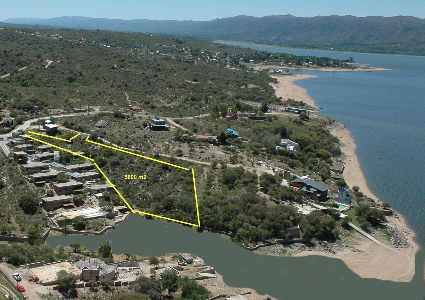 Lote con costa al lago San Roque, en Villa del Lago. Carlos Paz