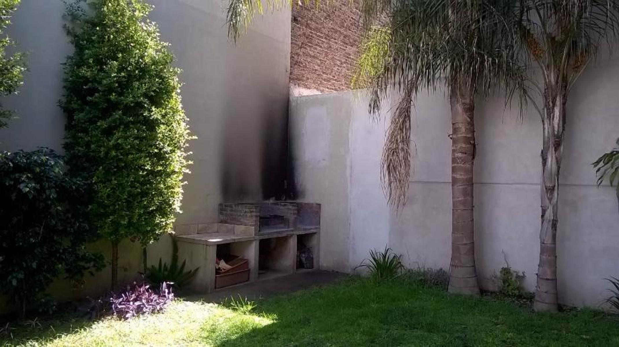 Entre Rios 747 · Morón — foto 3