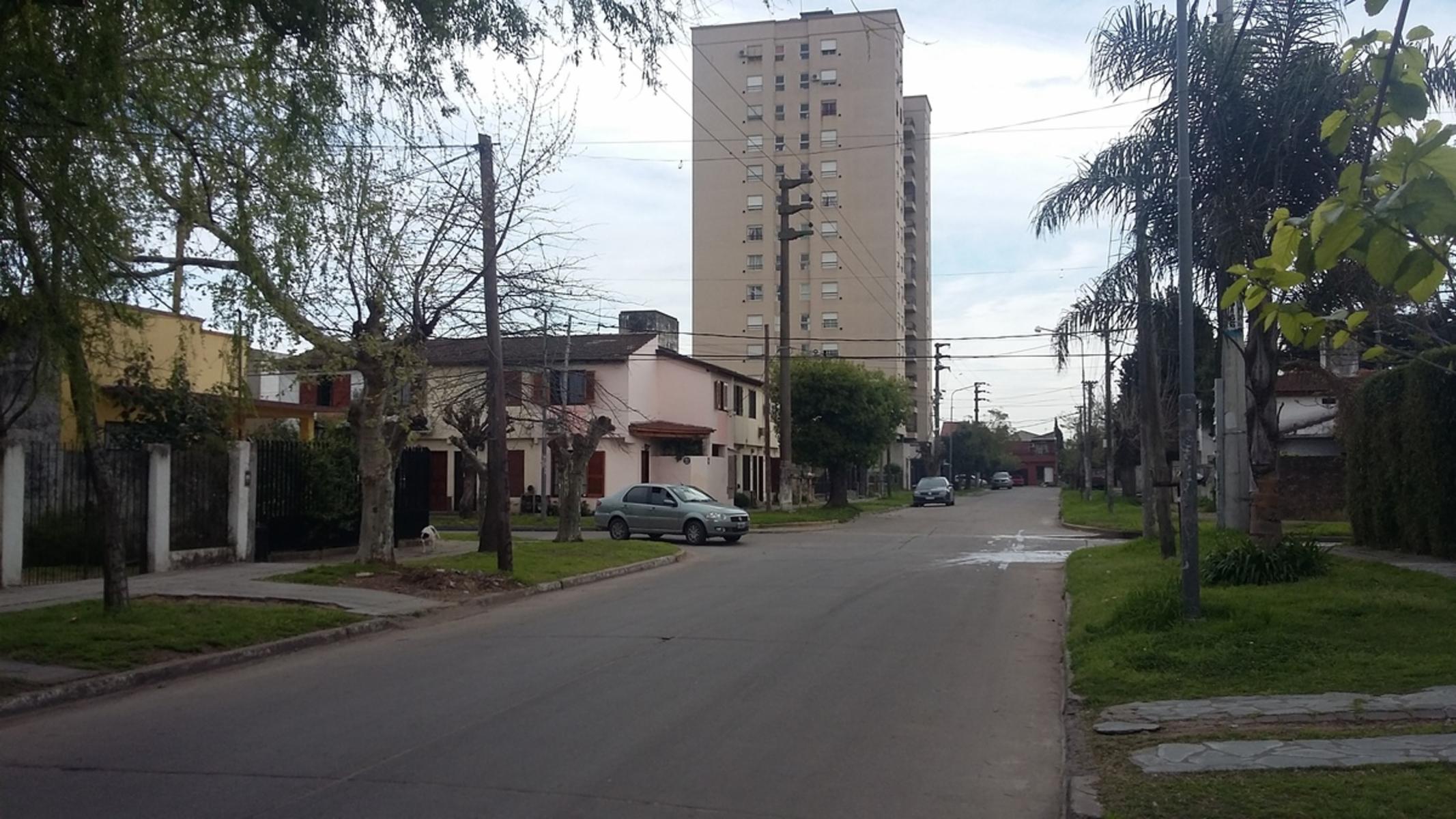 IMPORTANTE PROPIEDAD.GRAN SUPERFICIE DE TERRENO..ATENCION INVERSORES!!!