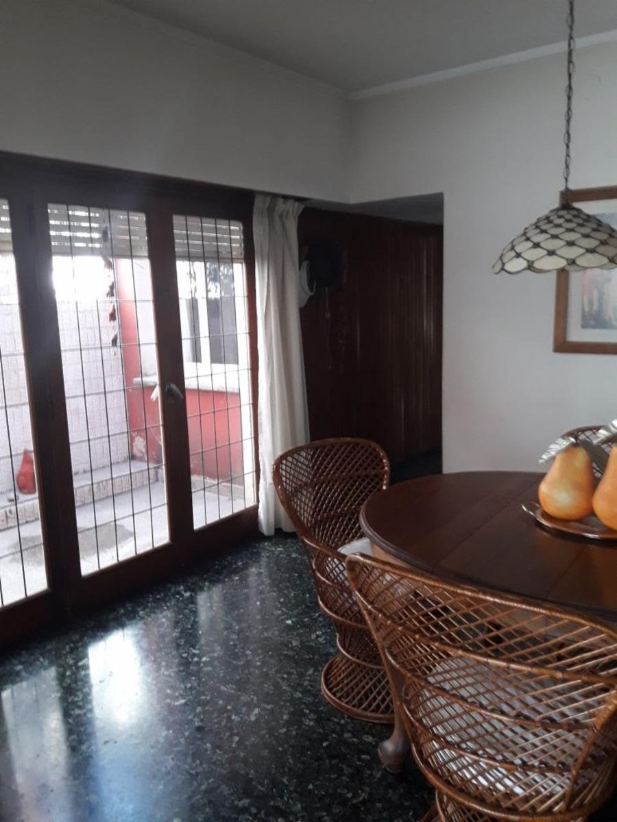 SE VEDE CASA ZONA CENTRO