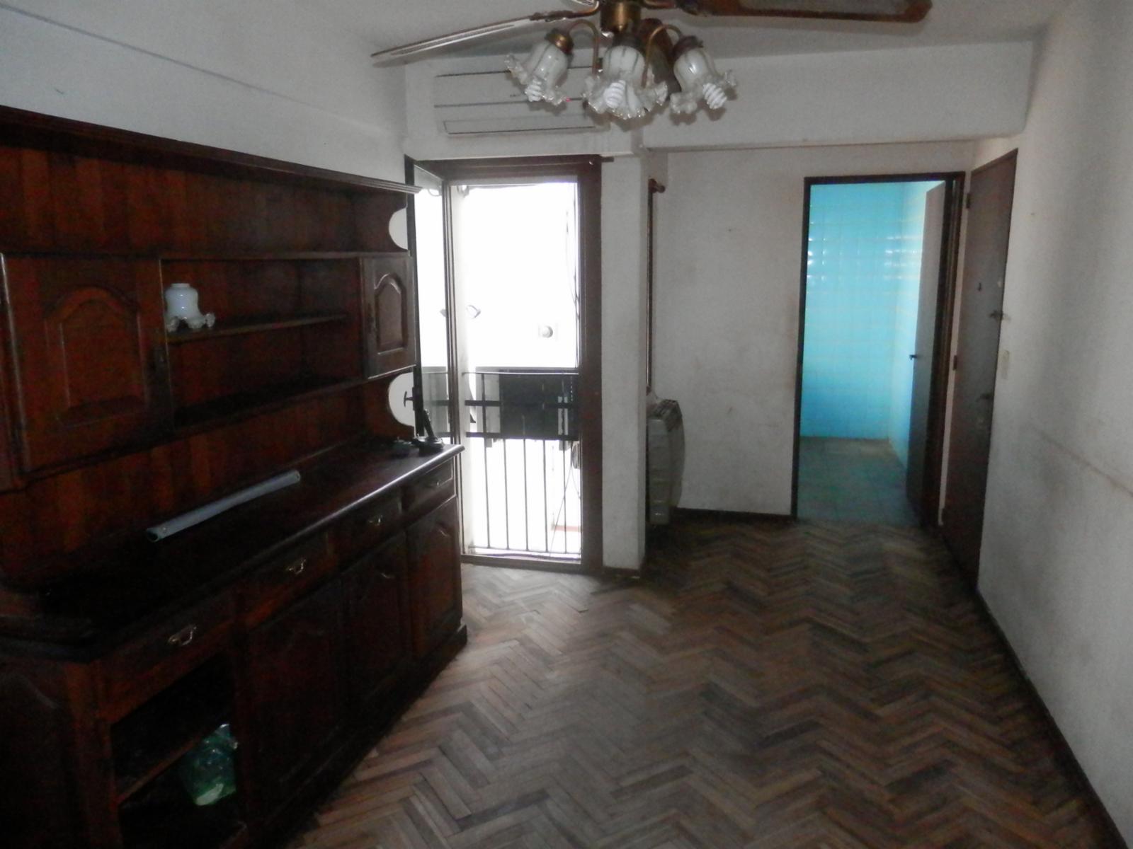 Departamento de 3 ambientes. PISO ALTO