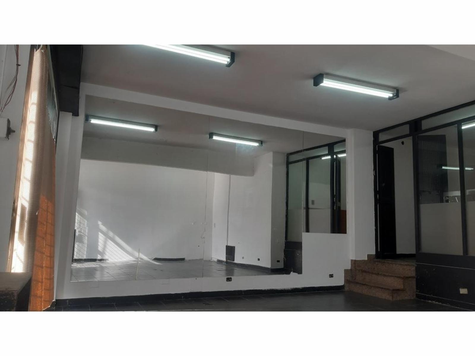 Avenida Rivadavia 10792 · Villa Luro — foto 3