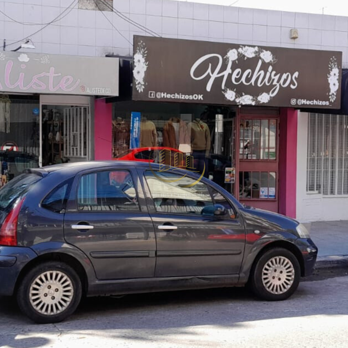 Venta En Block De 3 Locales Comerciales Mas Depto De 3 Ambientes En Excelente Zona De Villa Bosch