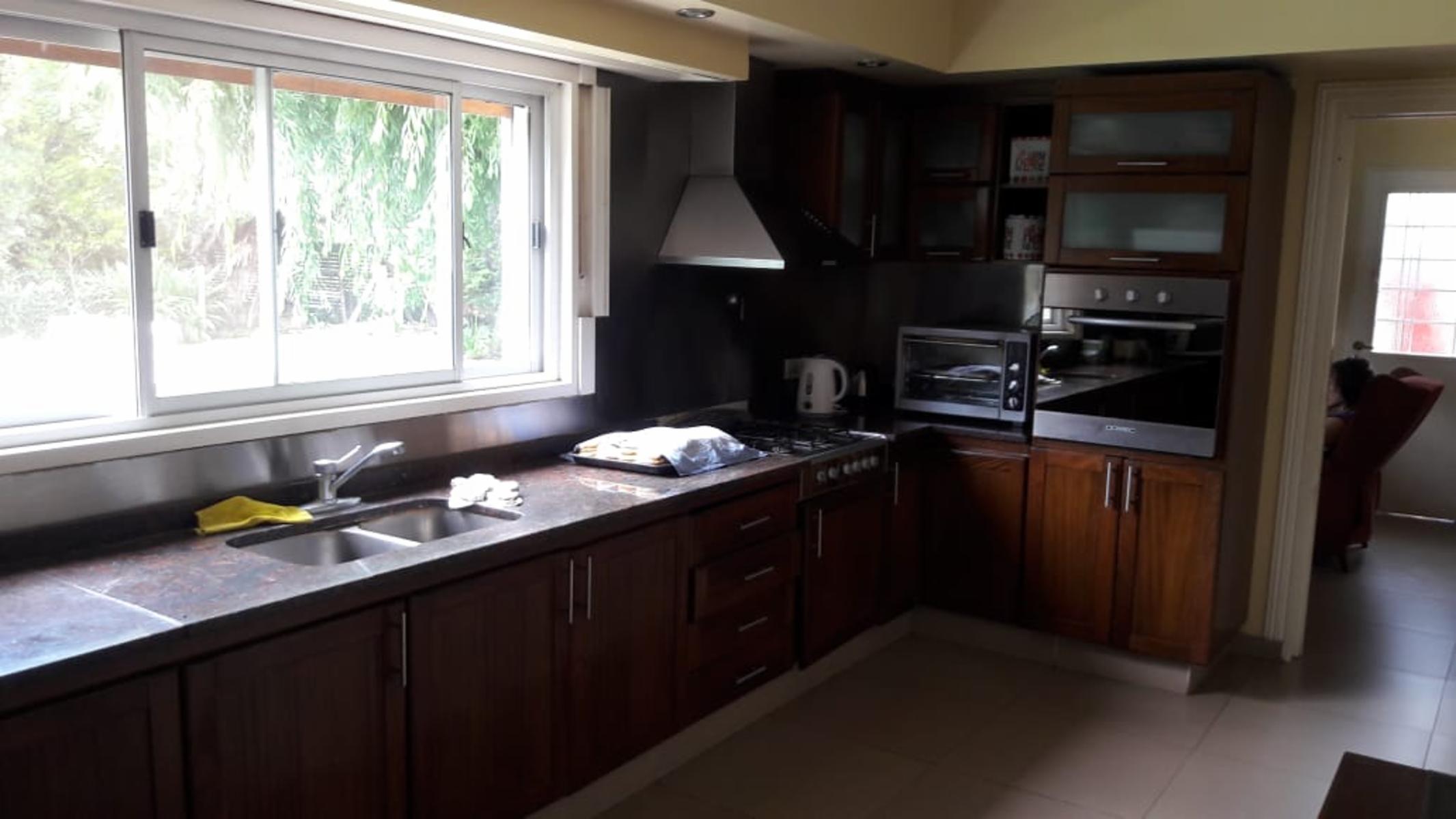 BARRIO PRIVADO "EL RESUELLO" · Moreno — foto 38