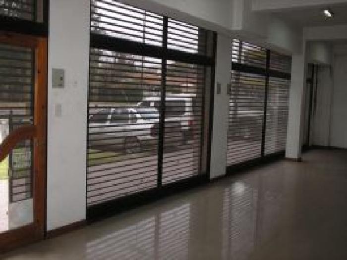 Hipolito Yrigoyen al 12000 · Lomas De Zamora — foto 6