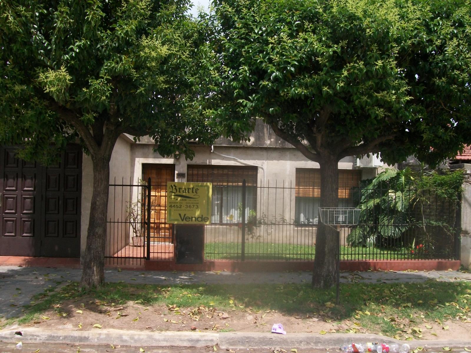 CASA en PEREZ GALDOS 854