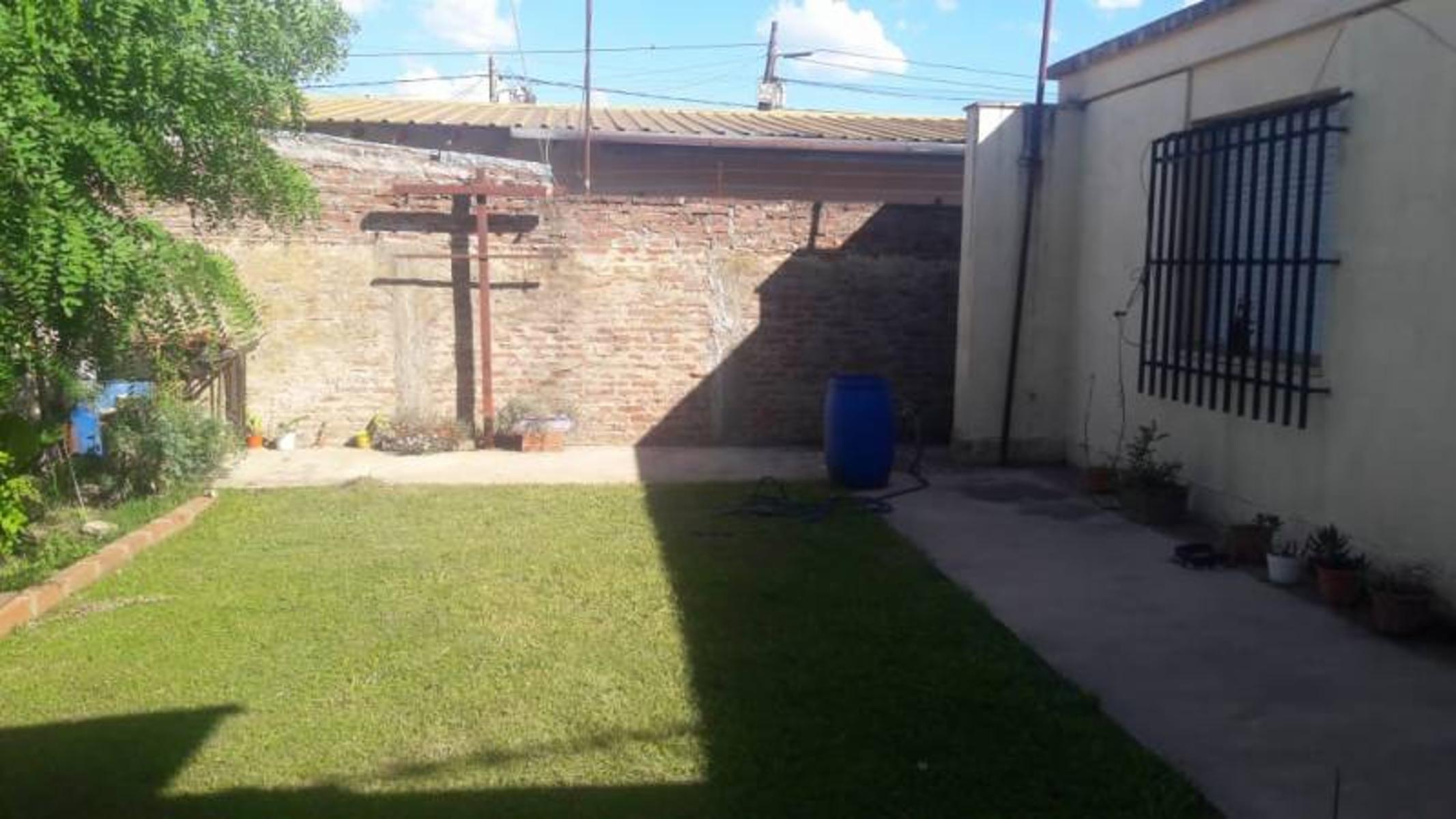 (Km. 43)  calle 2 · La Matanza — foto 3
