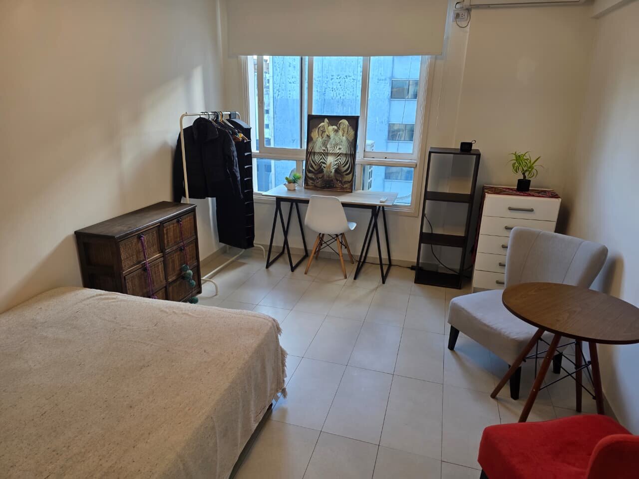 Monoambiente Amoblado - Reciclado a nuevo - Vista abierta - Microcentro