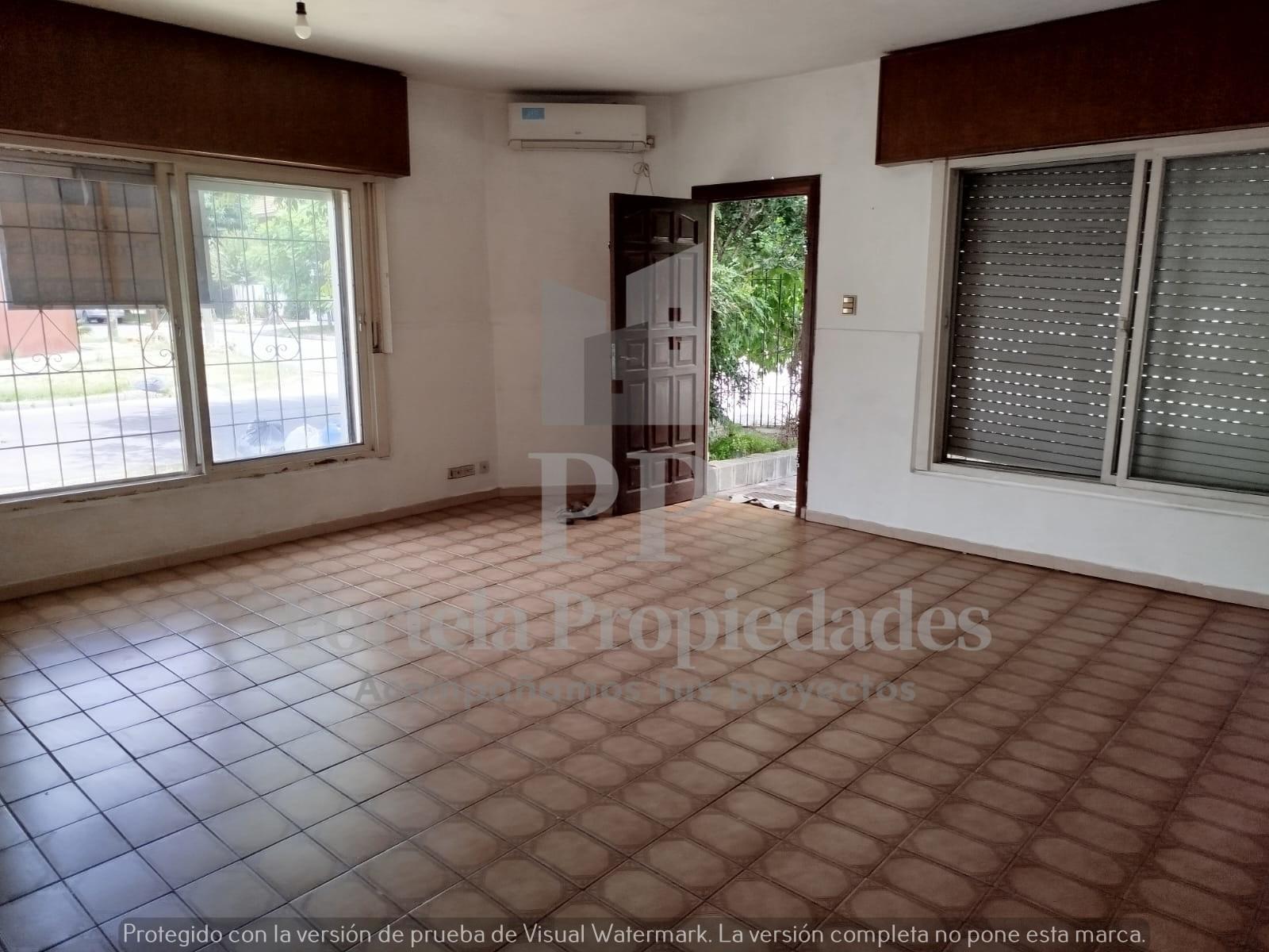 CARLOS CASARES 2405 · Morón — foto 8