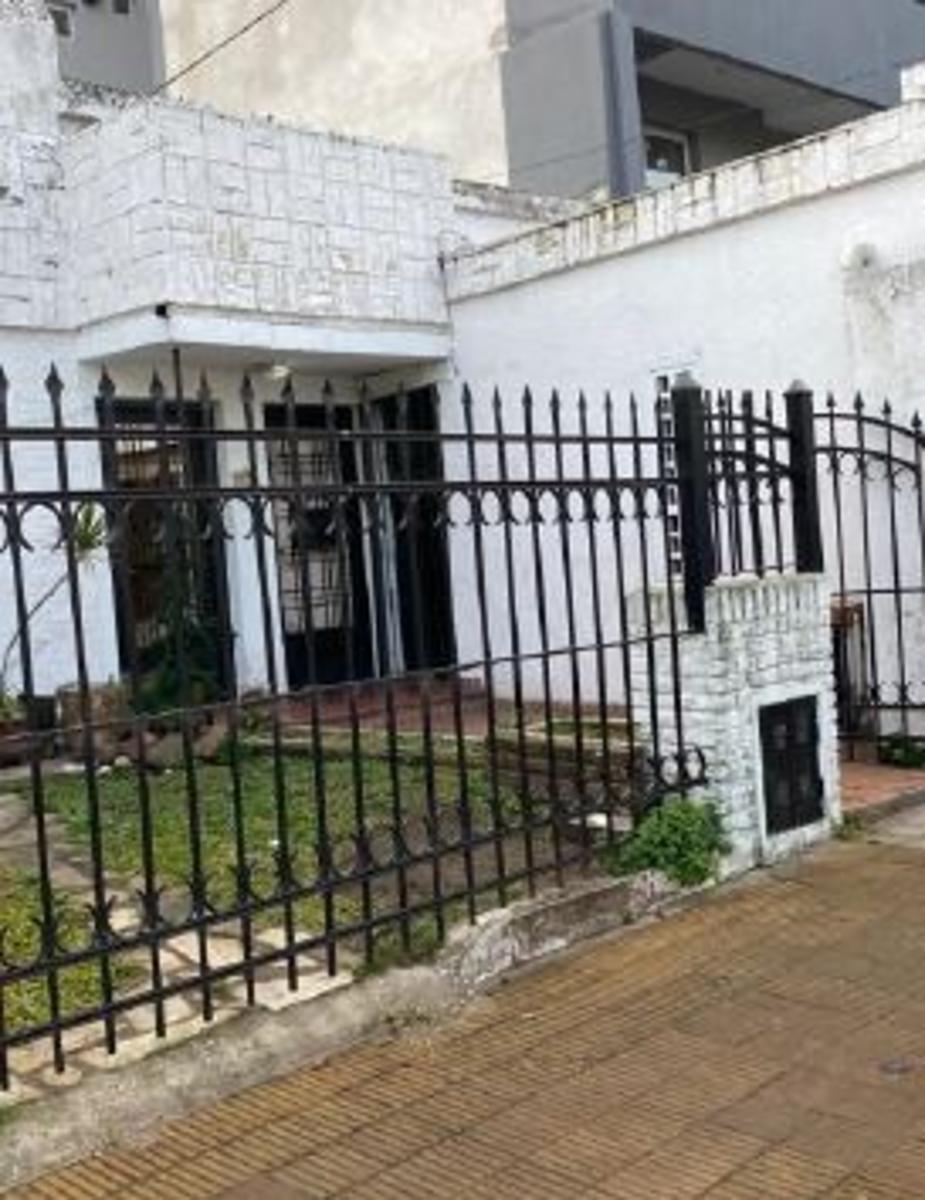 Domingo Faustino Sarmiento 1100 · Morón — foto 5