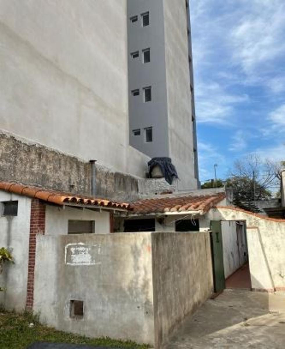 Domingo Faustino Sarmiento 1100 · Morón — foto 7