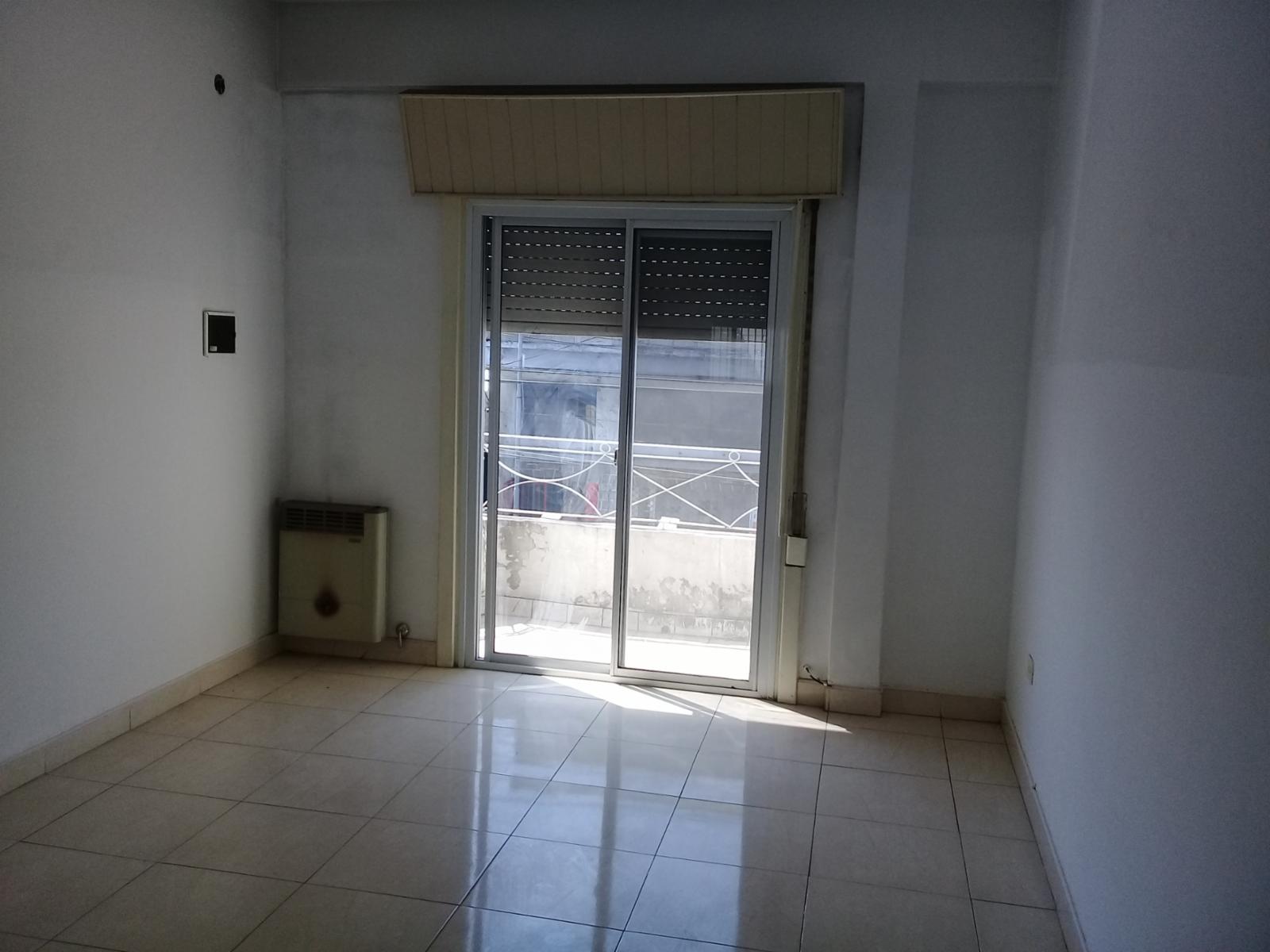 IMPECABLE DEPARTAMENTO DE 3 AMBIENTES AMPLIOS EN PLANTA ALTA.