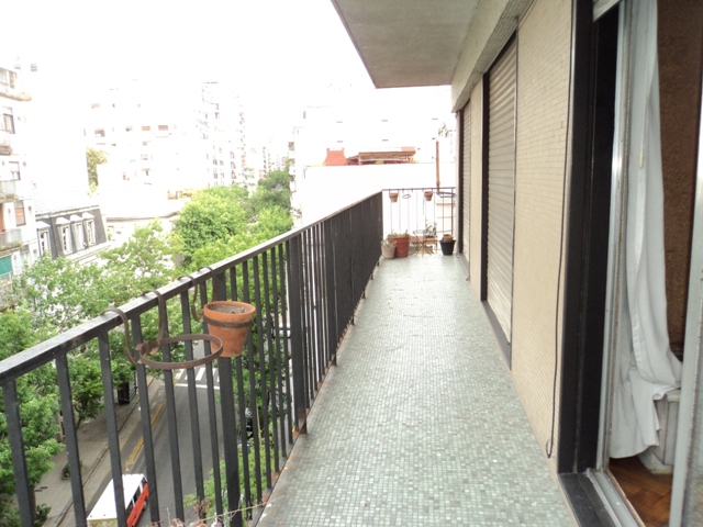 French 2700 · Barrio Norte — foto 3
