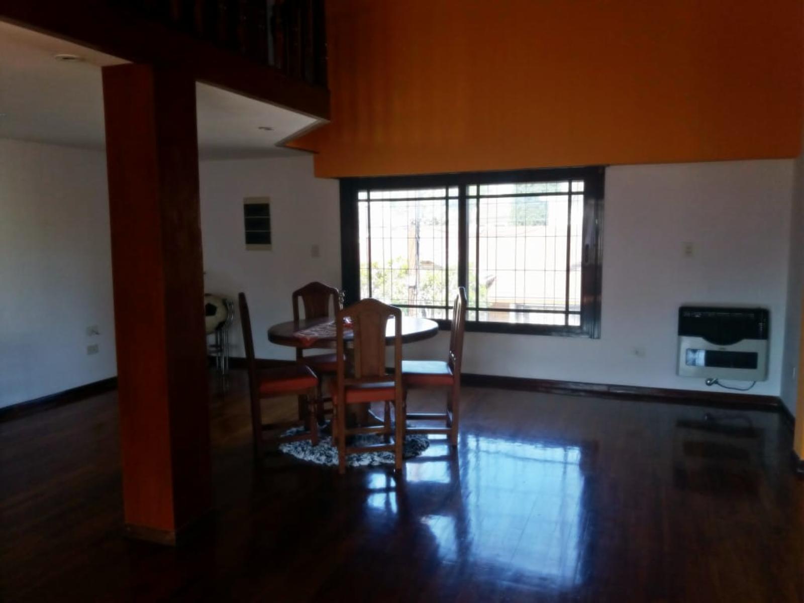 Aviador Lilienthal  2200 · Tres De Febrero — foto 37