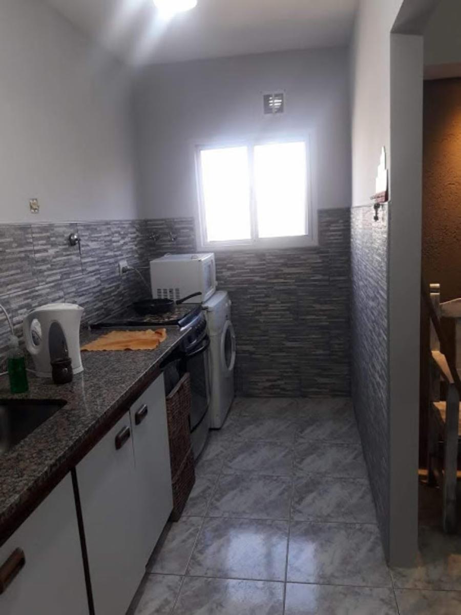 TUYUTI 2600 · Lanús — foto 13
