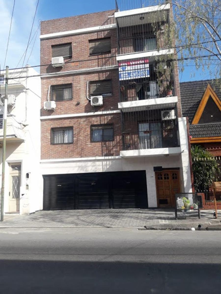 TUYUTI 2600 · Lanús — foto 22