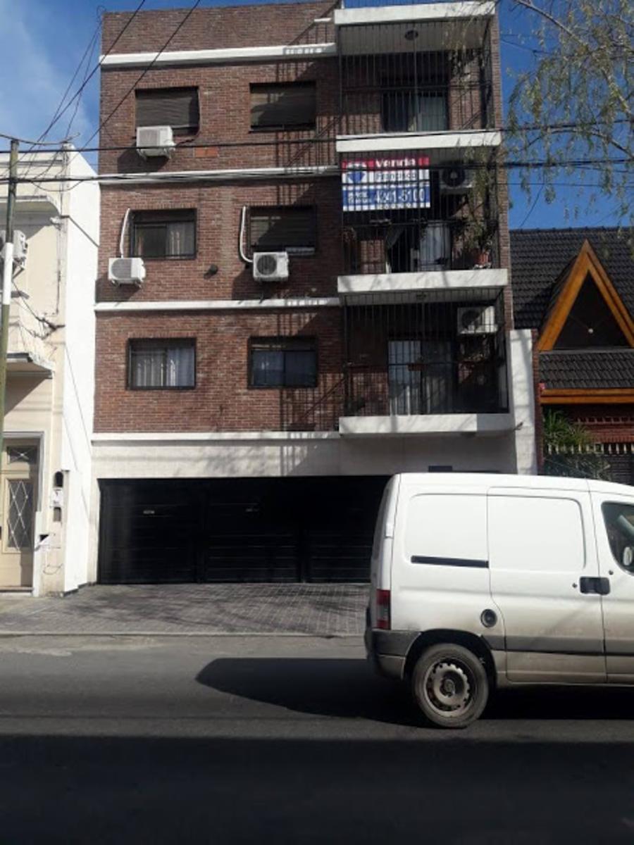 TUYUTI 2600 · Lanús — foto 23
