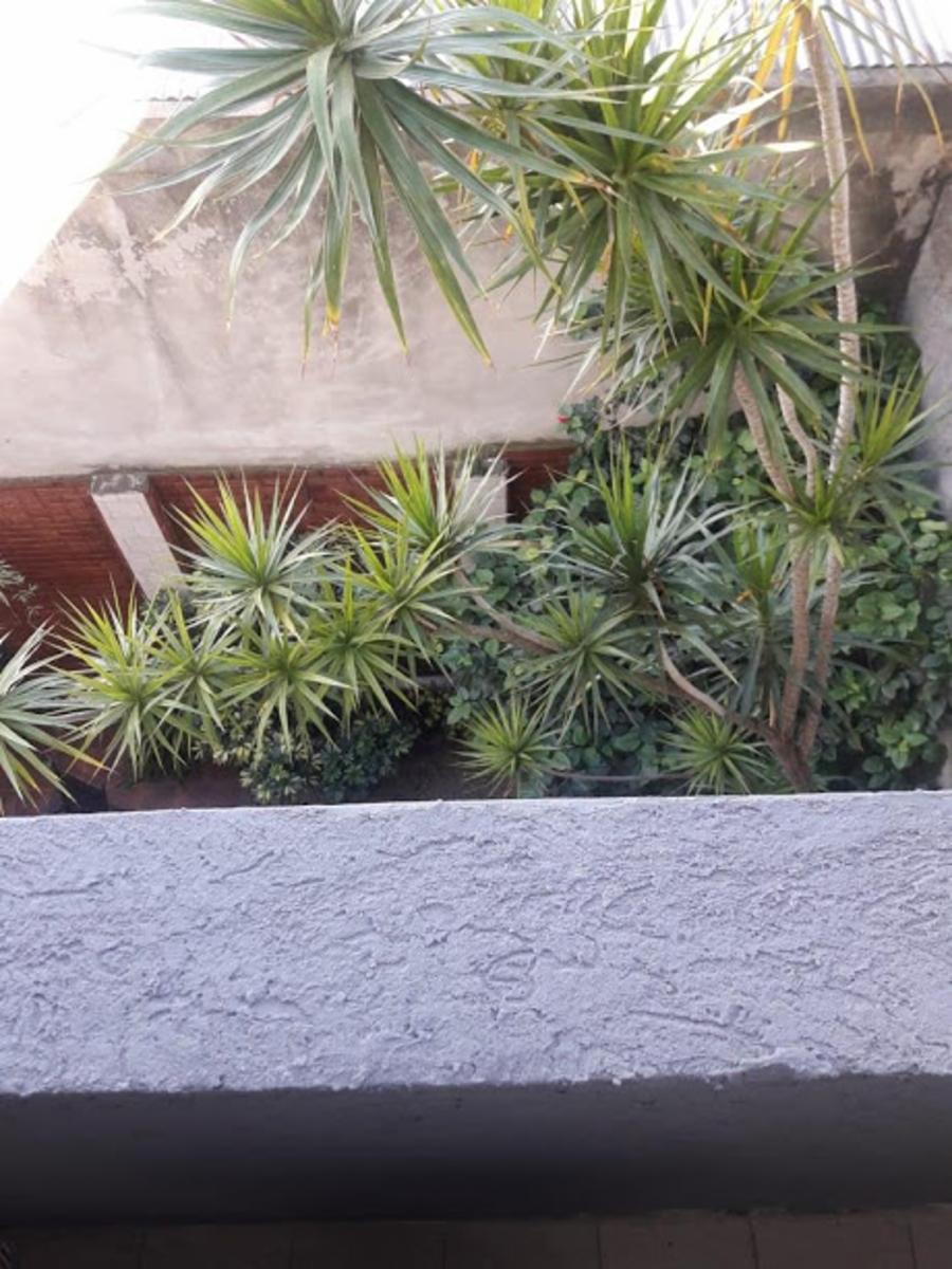 TUYUTI 2600 · Lanús — foto 5