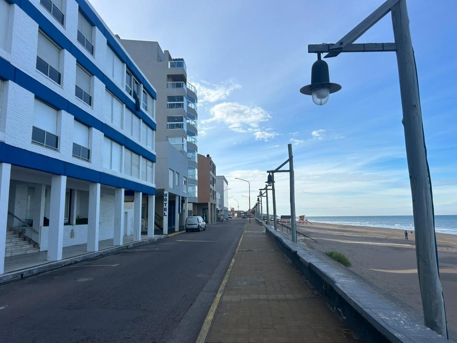 peron 38 · Monte Hermoso — foto 3