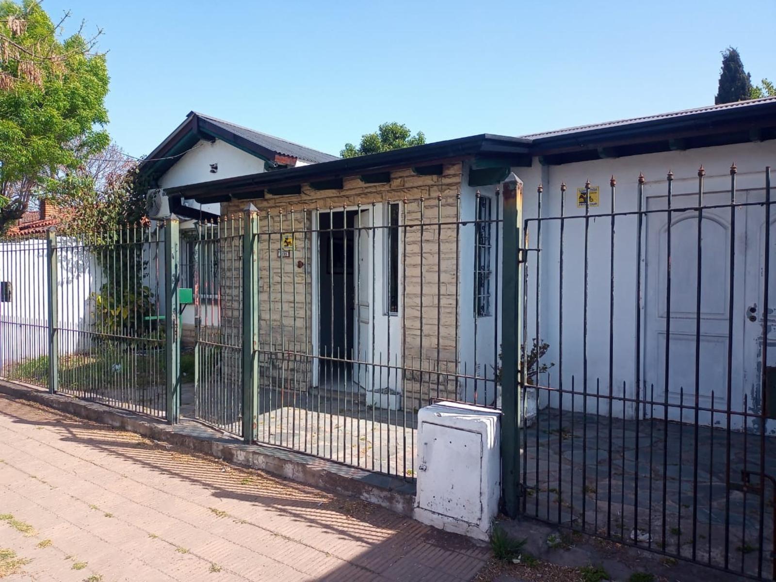 Casa tipo Chalet en muy buen estado, permuta por dpto en San Miguel