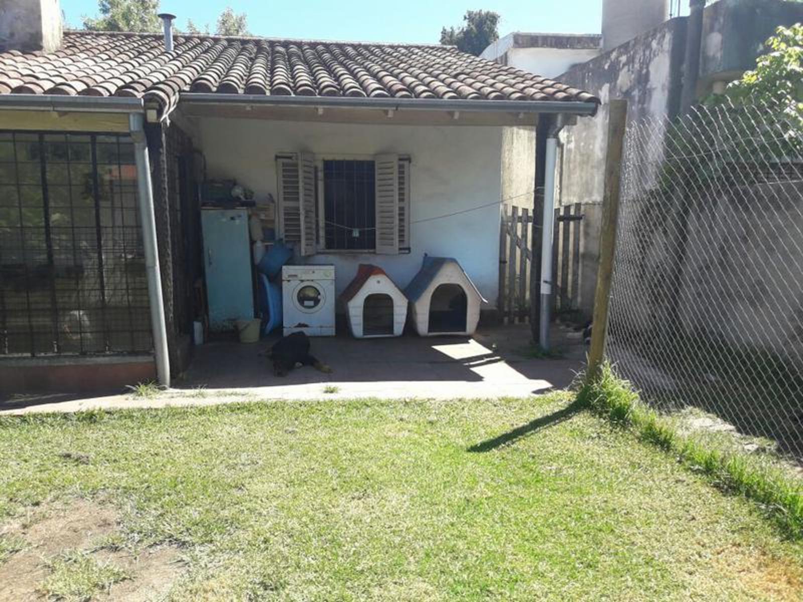 JUAN VUCETICH AL 2800 · Morón — foto 12